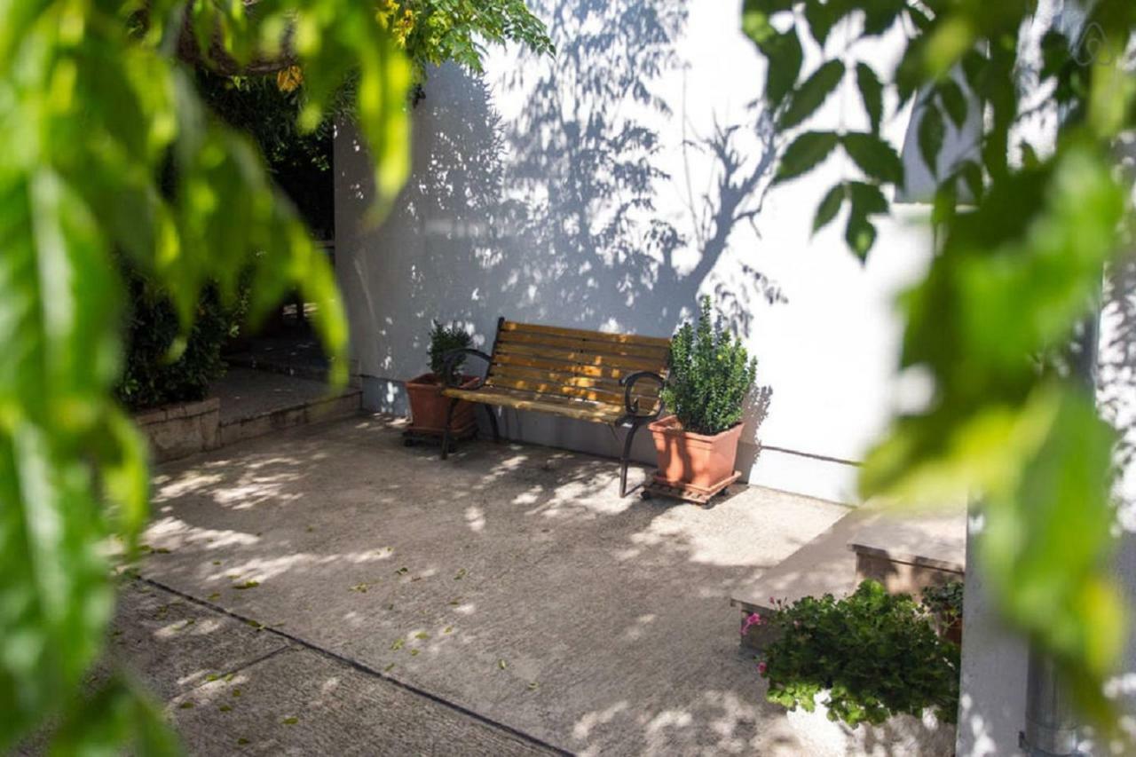 Guest House Mazuth II Banjol Екстериор снимка